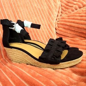 Pretty black dress shoes size 10